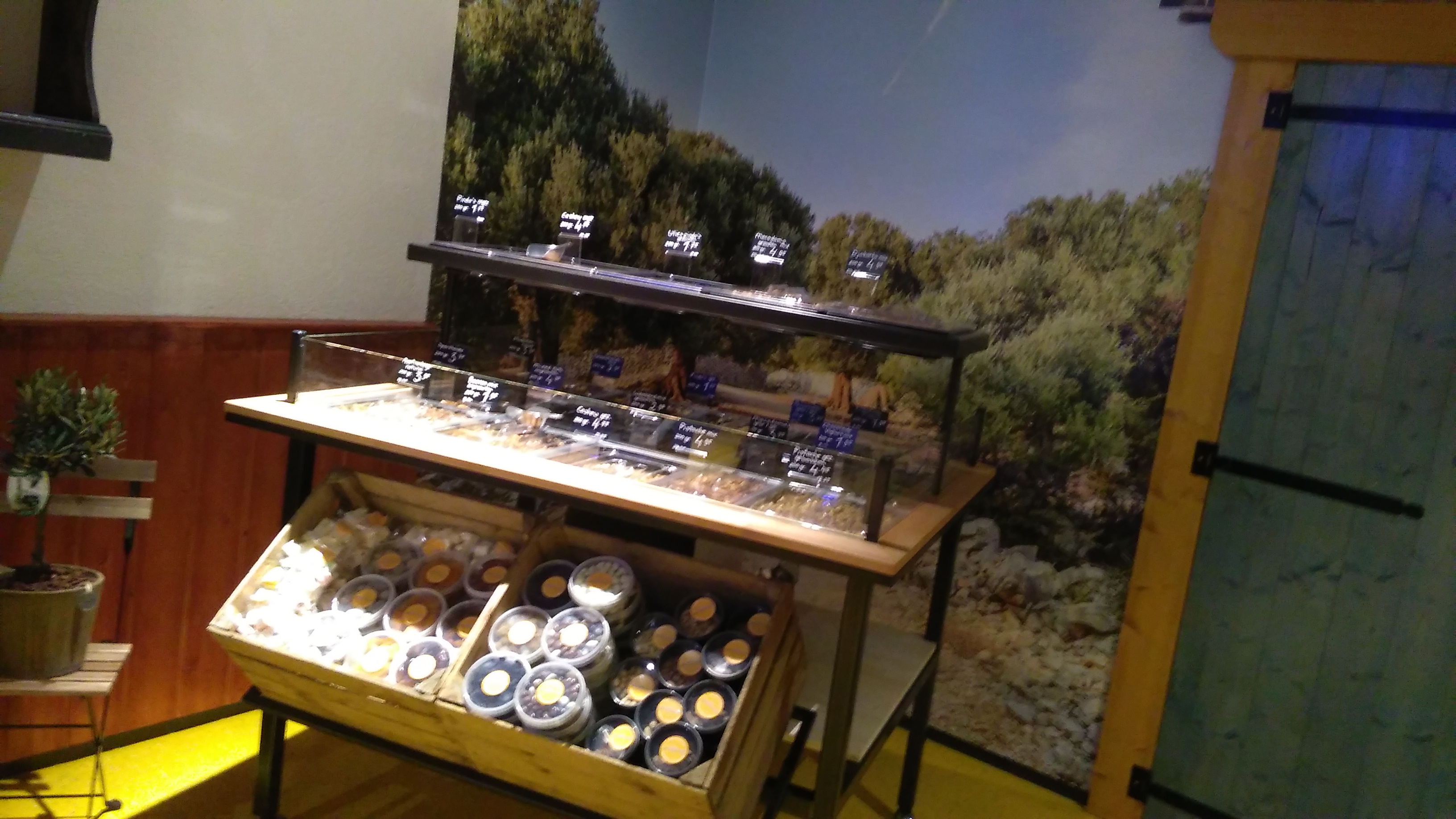 Het Kaaskamertje Hoogeveen - noten winkel Het Kaaskamertje
